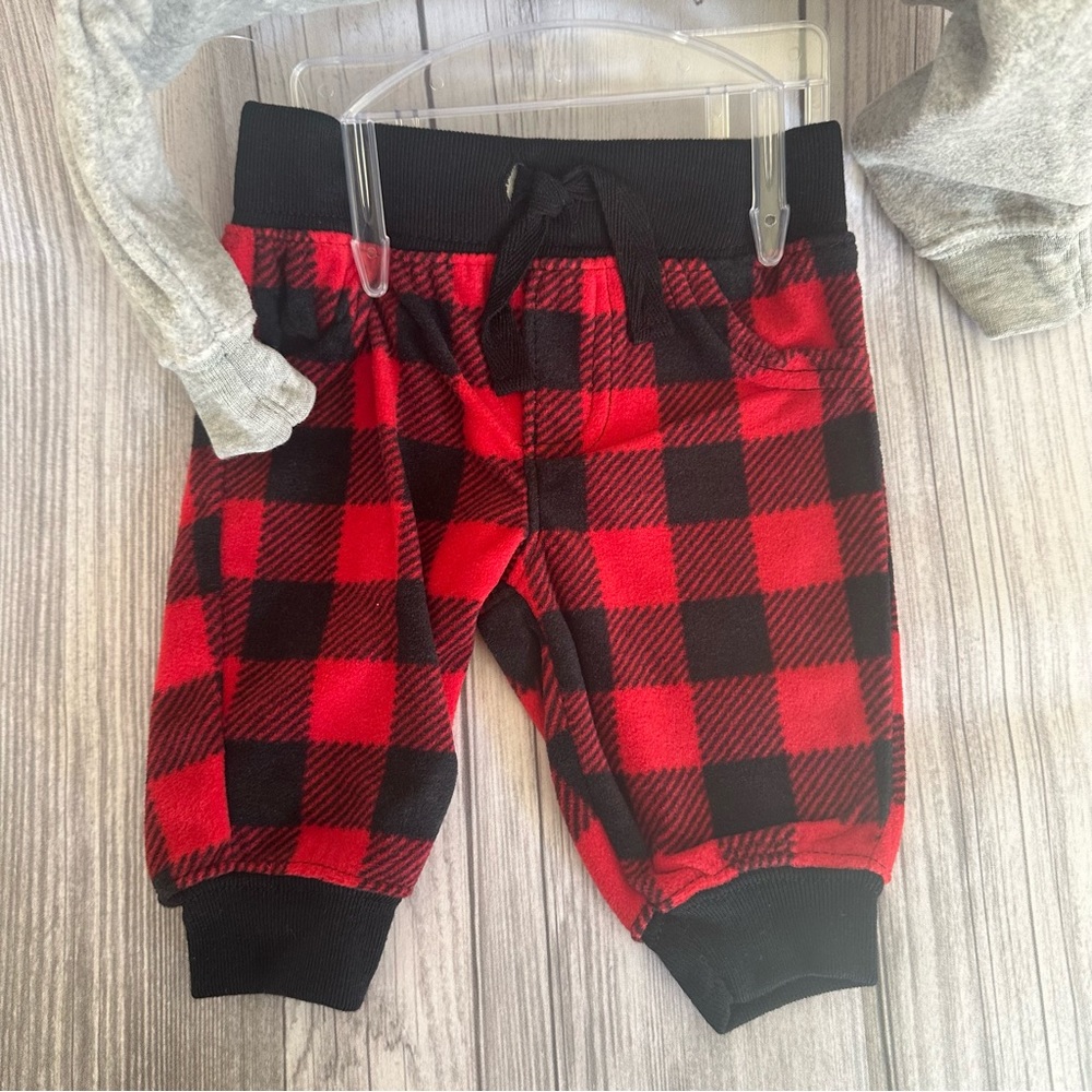 Carter's Christmas santa 2 piece buffalo checkered top and bottom  3 months - Picture 3 of 3